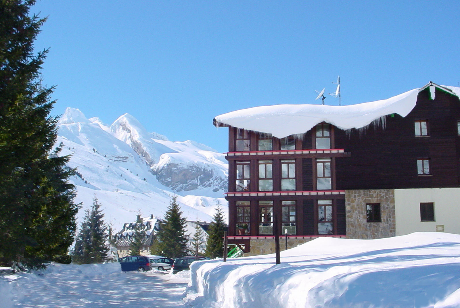 Snoe Hotel Candanchú Екстериор снимка