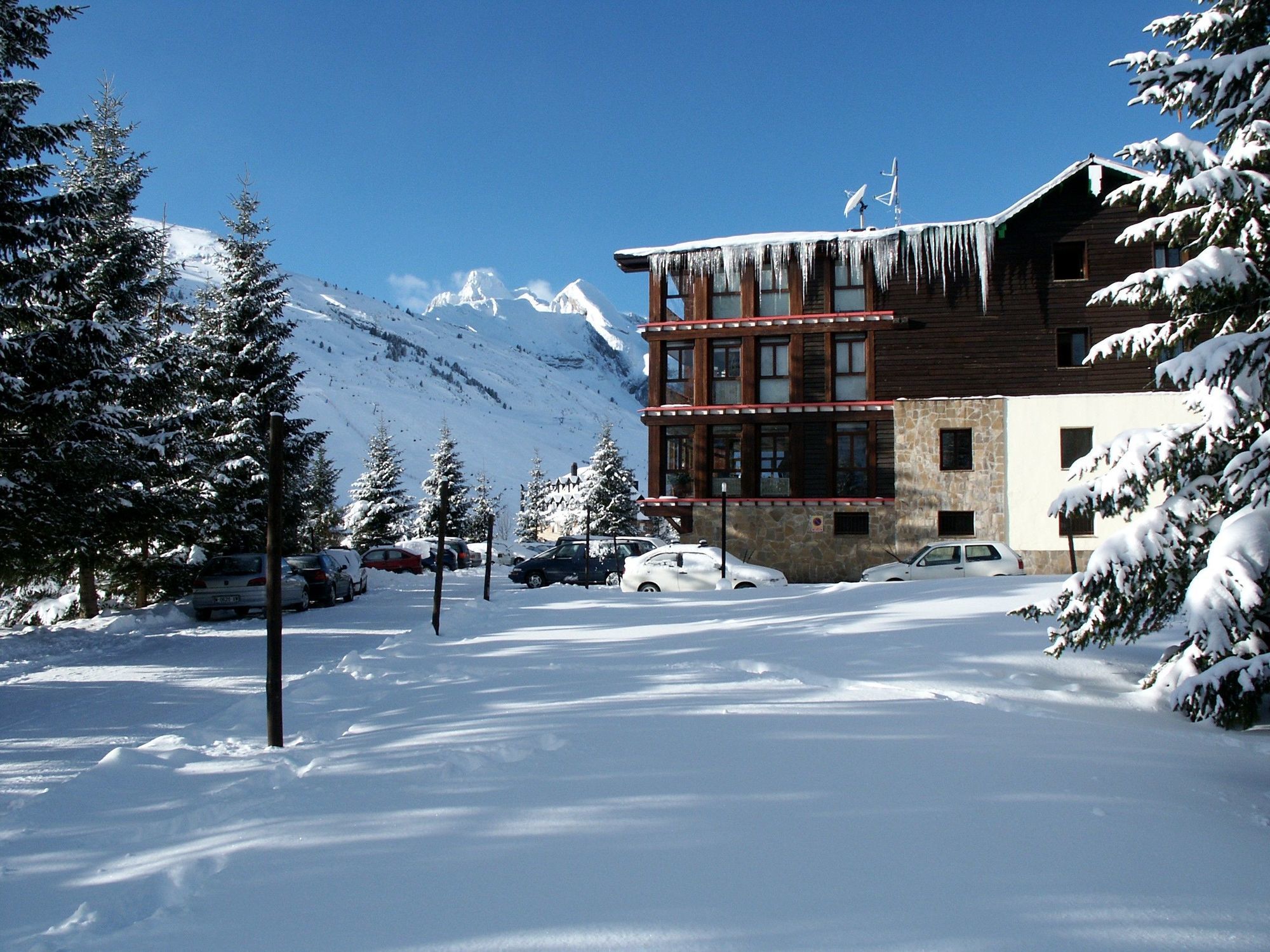 Snoe Hotel Candanchú Екстериор снимка